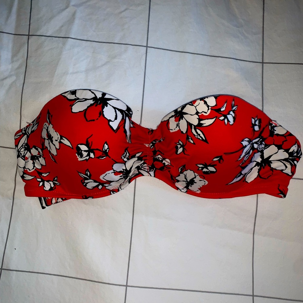 Hollister bikini top - size M